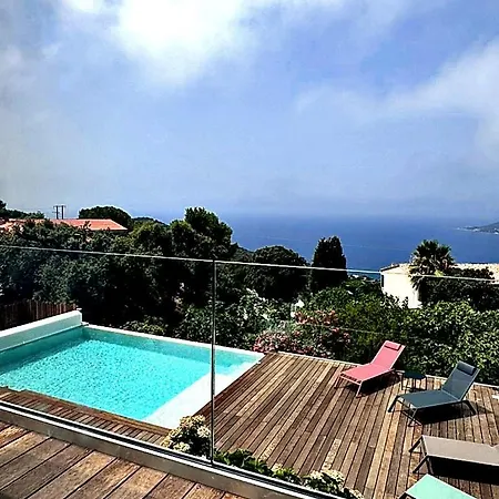 Avec Piscine